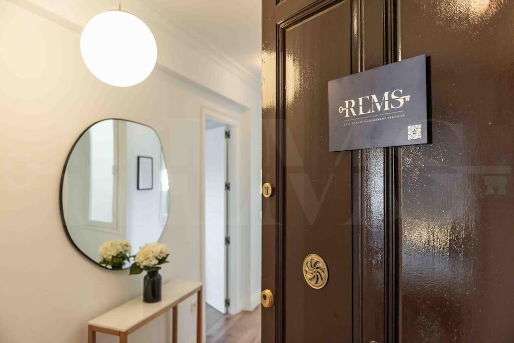 Modern Apartment Next To The Cervantes Theatre By Rems مالقة المظهر الخارجي الصورة