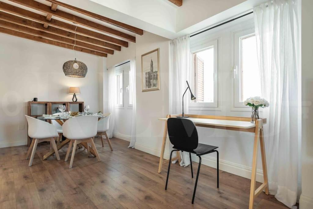 Modern Apartment Next To The Cervantes Theatre By Rems مالقة المظهر الخارجي الصورة